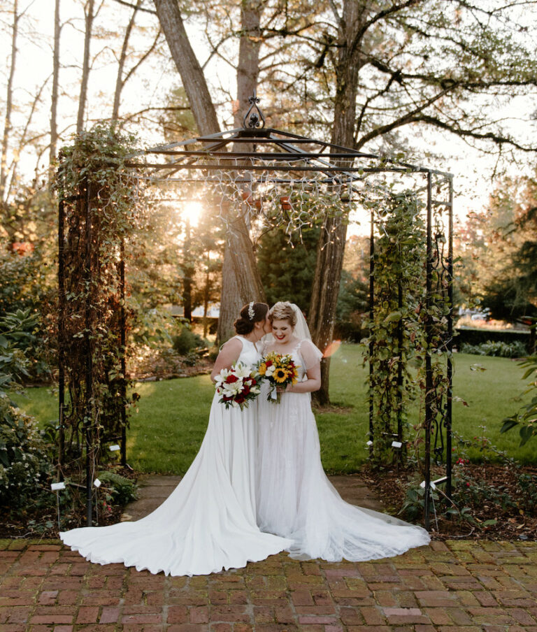 A couple marries in The Grove at Ainsworth House & Gardens.