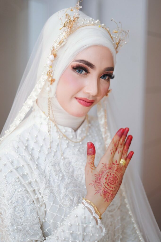 bride with henna body art