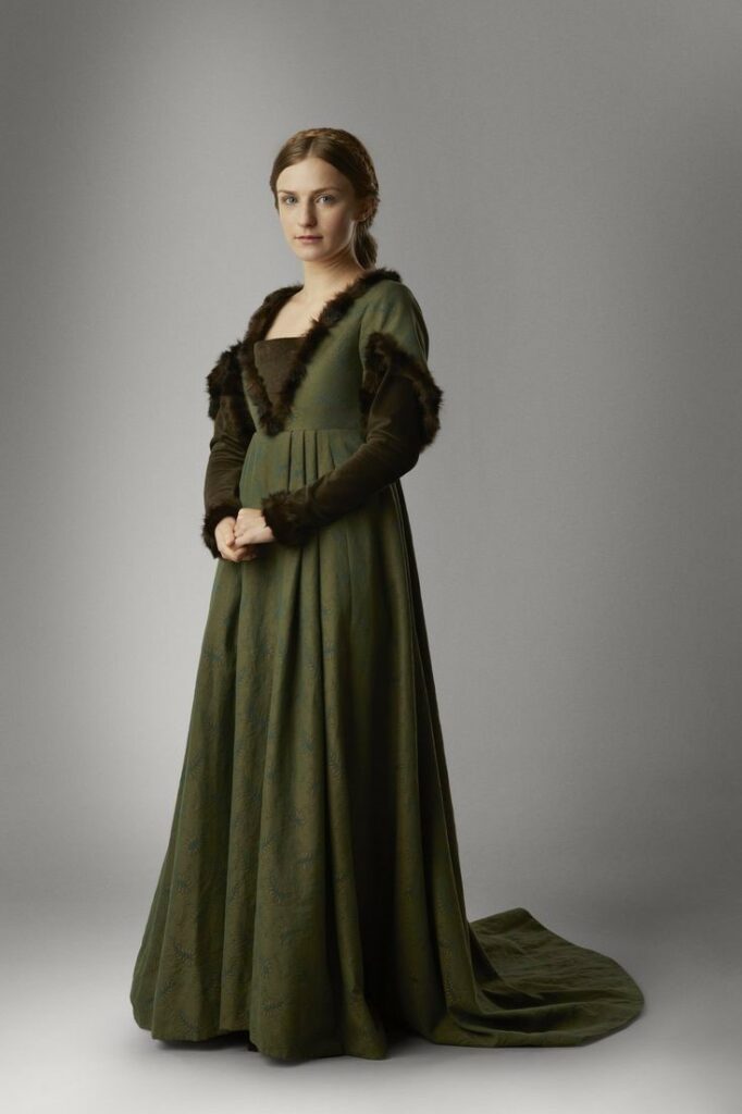 Faye Marsay as Anne Neville in "The White Queen"