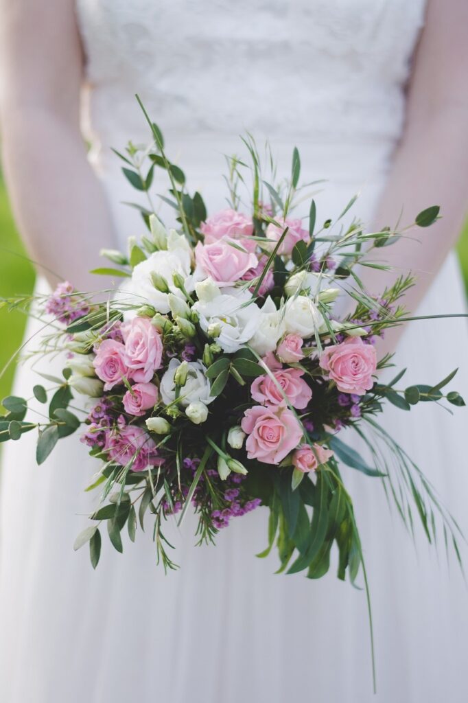 pink and white bridal bouquet Pixabay