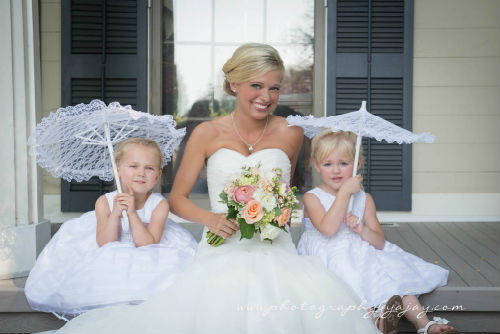 wedding at Ainsworth bride and 2 kids