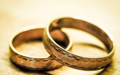 Dinosaur Wedding Rings for Men? And 11 Other Trends to Know