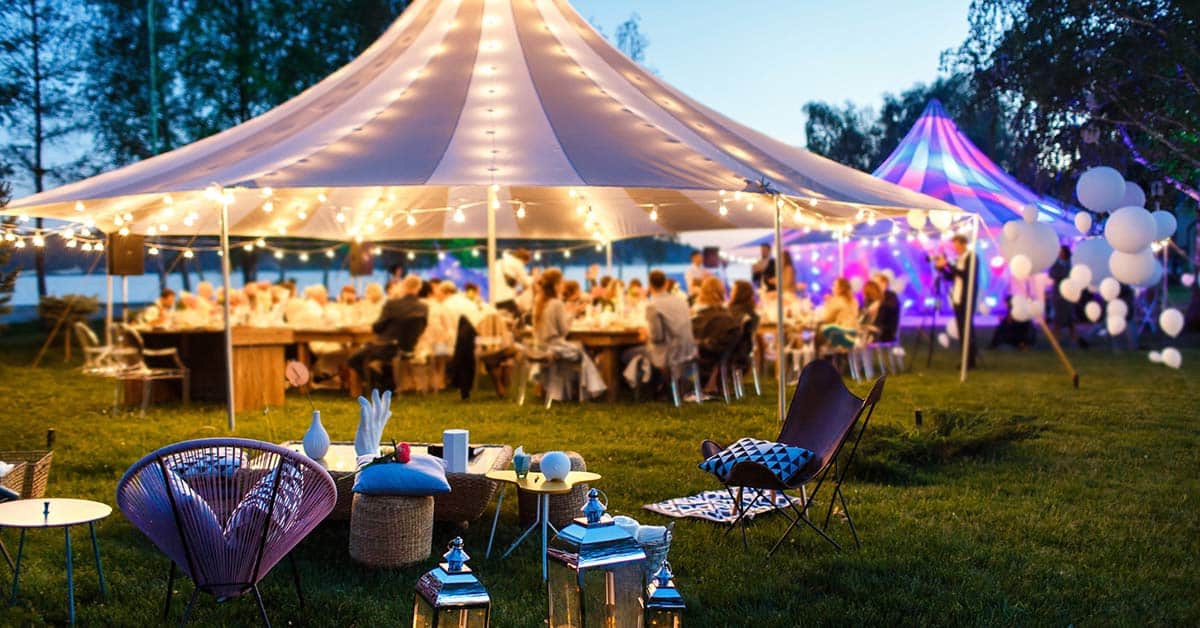 summer wedding in Oregon with outdoor tent