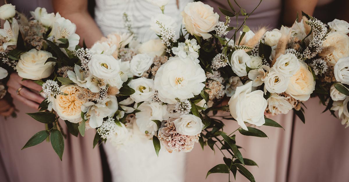 Timeless wedding flowers