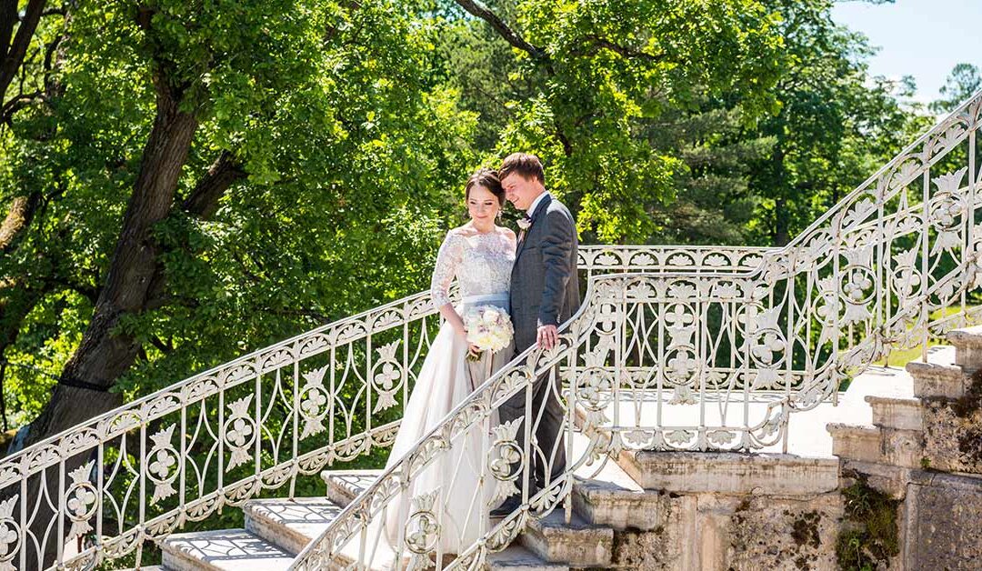 Trendy or Timeless? How to Choose Your Wedding Style